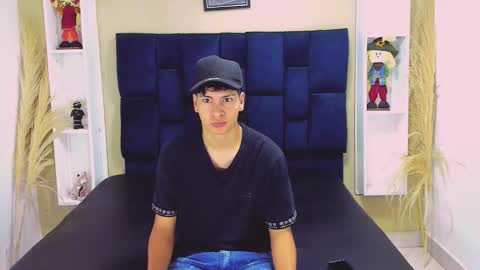 Snapshot of twink_bunny chatting on 09/25/25, 11:36 samu online show from 09/25/25, 11:36