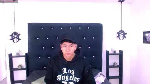 Snapshot of twink_bunny chatting on 09/29/25, 11:48 samu online show from 09/29/25, 11:48