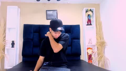 Snapshot of twink_bunny chatting on 10/01/25, 12:00 samu online show from 10/01/25, 12:00