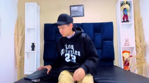 Snapshot of twink_bunny chatting on 10/02/25, 11:50 samu online show from 10/02/25, 11:50