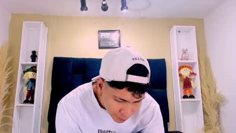 Snapshot of twink_bunny chatting on 10/06/25, 11:51 samu online show from 10/06/25, 11:51