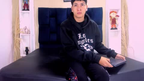 Snapshot of twink_bunny chatting on 10/10/25, 11:53 samu online show from 10/10/25, 11:53