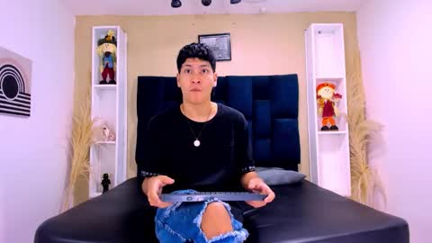 Snapshot of twink_bunny chatting on 10/17/25, 01:46 samu online show from 10/17/25, 01:46