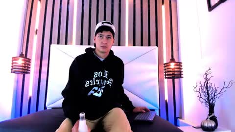 Snapshot of twink_bunny chatting on 10/21/25, 11:33 samu online show from 10/21/25, 11:33