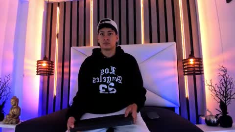 Snapshot of twink_bunny chatting on 10/29/25, 11:34 samu online show from 10/29/25, 11:34