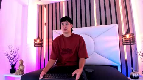 Snapshot of twink_bunny chatting on 10/31/25, 12:06 samu online show from 10/31/25, 12:06