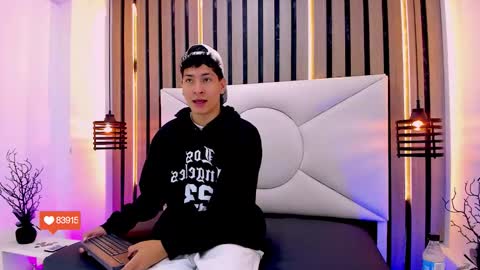 Snapshot of twink_bunny chatting on 11/08/25, 12:38 samu online show from 11/08/25, 12:38