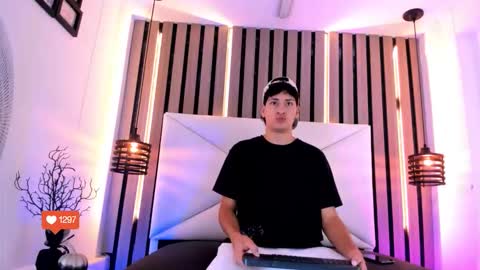 Snapshot of twink_bunny chatting on 11/09/25, 12:14 samu online show from 11/09/25, 12:14