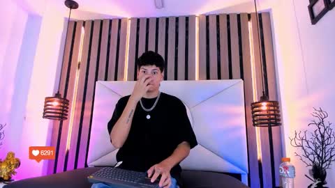 Snapshot of twink_bunny chatting on 11/11/25, 03:01 samu online show from 11/11/25, 03:01