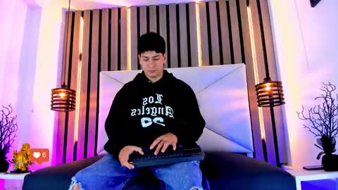 Snapshot of twink_bunny chatting on 11/14/25, 01:10 samu online show from 11/14/25, 01:10