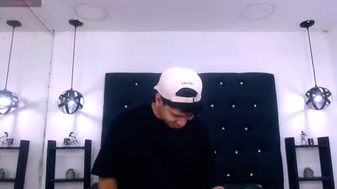 Snapshot of twink_bunny chatting on 11/18/25, 03:56 samu online show from 11/18/25, 03:56