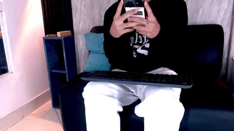 Snapshot of twink_bunny chatting on 11/21/25, 12:04 samu online show from 11/21/25, 12:04