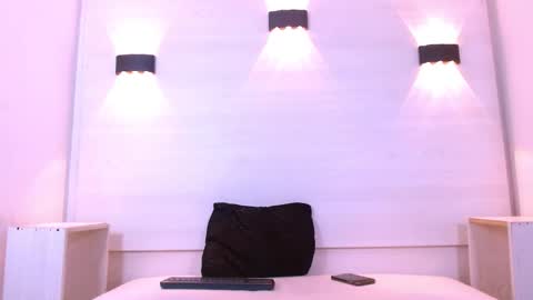 Snapshot of twink_bunny chatting on 11/24/25, 01:00 samu online show from 11/24/25, 01:00