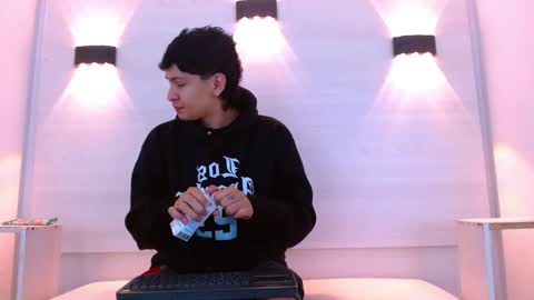 Snapshot of twink_bunny chatting on 12/05/25, 12:03 samu online show from 12/05/25, 12:03