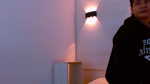 Snapshot of twink_bunny chatting on 12/17/25, 12:44 samu online show from 12/17/25, 12:44