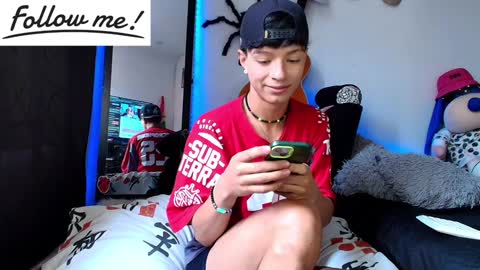 Snapshot of twink_sebas_ chatting on 12/01/24, 04:29 Bad boy sebastian online show from 12/01/24, 04:29