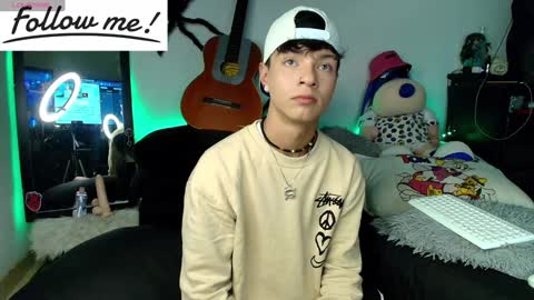 Snapshot of twink_sebas_ chatting on 12/06/24, 12:02 Bad boy sebastian online show from 12/06/24, 12:02