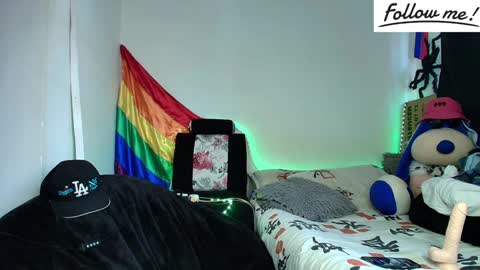 Snapshot of twink_sebas_ chatting on 12/14/24, 02:31 Bad boy sebastian online show from 12/14/24, 02:31
