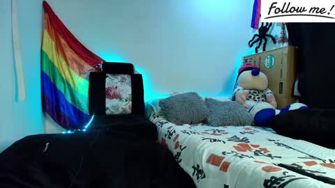 Snapshot of twink_sebas_ chatting on 12/15/24, 04:51 Bad boy sebastian online show from 12/15/24, 04:51