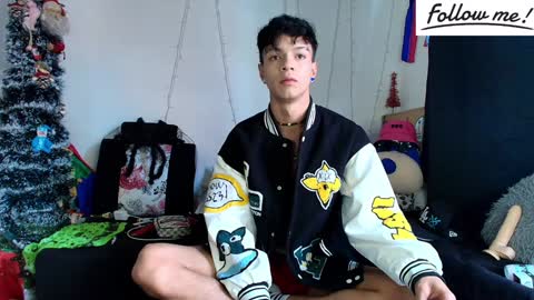 Snapshot of twink_sebas_ chatting on 12/25/24, 02:56 Bad boy sebastian online show from 12/25/24, 02:56