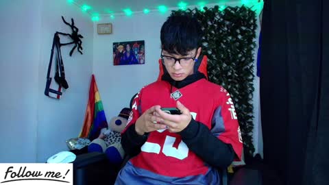 Snapshot of twink_sebas_ chatting on 01/19/25, 04:04 Bad boy sebastian online show from 01/19/25, 04:04