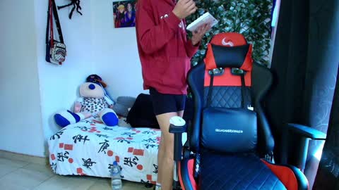 Snapshot of twink_sebas_ chatting on 01/24/25, 08:43 Bad boy sebastian online show from 01/24/25, 08:43