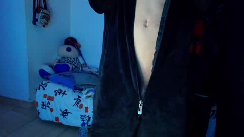 Snapshot of twink_sebas_ chatting on 01/25/25, 05:40 Bad boy sebastian online show from 01/25/25, 05:40