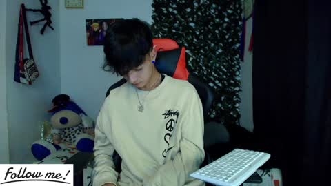 Snapshot of twink_sebas_ chatting on 01/29/25, 04:47 Bad boy sebastian online show from 01/29/25, 04:47