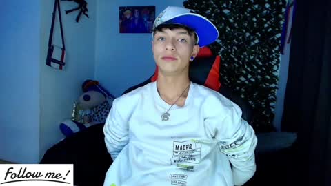 Snapshot of twink_sebas_ chatting on 01/31/25, 06:13 Bad boy sebastian online show from 01/31/25, 06:13