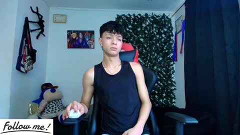 Snapshot of twink_sebas_ chatting on 02/02/25, 05:48 Bad boy sebastian online show from 02/02/25, 05:48