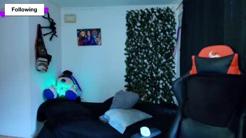 Snapshot of twink_sebas_ chatting on 02/11/25, 07:27 Bad boy sebastian online show from 02/11/25, 07:27