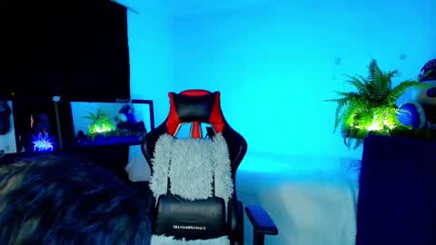 Snapshot of twink_sebas_ chatting on 10/07/25, 05:04 Bad boy sebastian online show from 10/07/25, 05:04