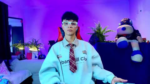 Snapshot of twink_sebas_ chatting on 10/12/25, 07:18 Bad boy sebastian online show from 10/12/25, 07:18