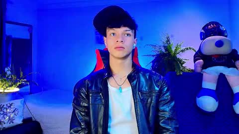 Snapshot of twink_sebas_ chatting on 10/16/25, 01:39 Bad boy sebastian online show from 10/16/25, 01:39