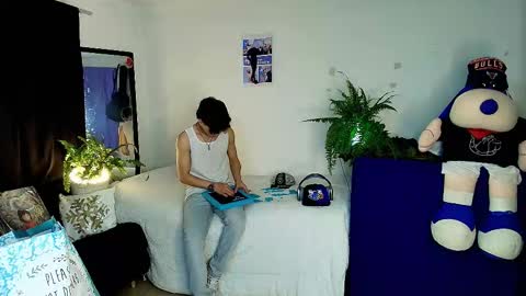 Snapshot of twink_sebas_ chatting on 10/17/25, 03:20 Bad boy sebastian online show from 10/17/25, 03:20