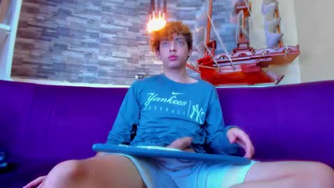 Snapshot of twinkk_guyy chatting on 11/24/25, 08:52 twinkk_guyy online show from 11/24/25, 08:52