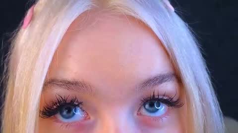 Snapshot of twinklefluff chatting on 03/11/25, 10:51 twinklefluff online show from 03/11/25, 10:51