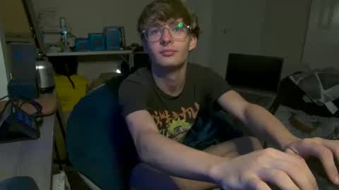 Snapshot of twinktools chatting on 09/16/25, 02:51 shytwink online show from 09/16/25, 02:51