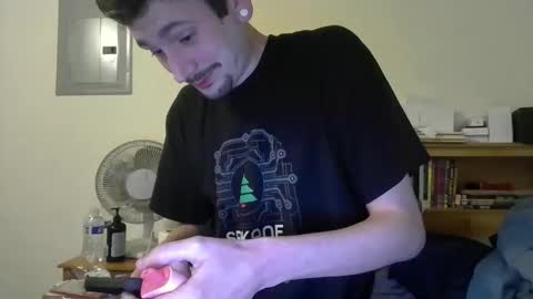 Snapshot of twinkymcgee1234 chatting on 12/14/25, 11:15 TwinkyMcgee online show from 12/14/25, 11:15