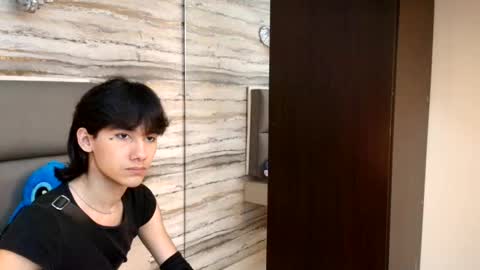 twinslovers_ online show from 11/26/25, 03:51