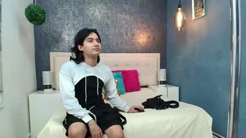 twinslovers_ online show from 05/31/26, 04:09