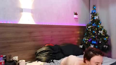 Snapshot of two_legend chatting on 12/24/24, 09:22 GeraTender1 and Elliot muscle02 online show from 12/24/24, 09:22