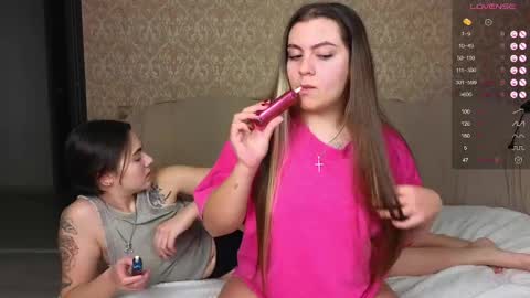 Snapshot of twobabesweet chatting on 12/05/24, 03:50 Welcome guys We Lili and Vic PVT open online show from 12/05/24, 03:50