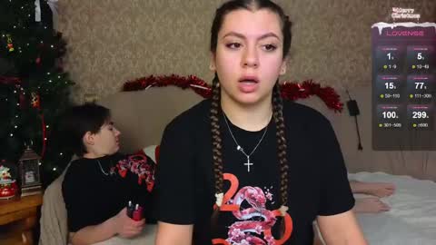 Snapshot of twobabesweet chatting on 12/31/24, 07:10 Welcome guys We Lili and Vic PVT open online show from 12/31/24, 07:10