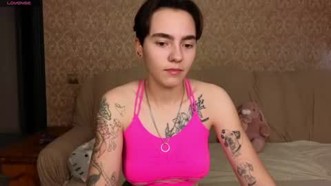 Snapshot of twobabesweet chatting on 06/27/26, 12:22 Welcome guys We Lili and Vic PVT open online show from 06/27/26, 12:22