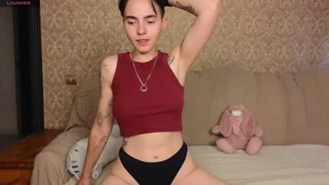 Snapshot of twobabesweet chatting on 07/16/26, 03:56 Welcome guys We Lili and Vic PVT open online show from 07/16/26, 03:56