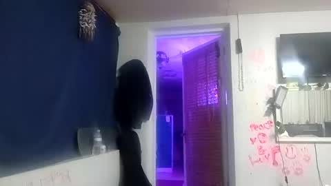 Snapshot of twocrazy85 chatting on 11/19/25, 07:19 Twocrazy85 online show from 11/19/25, 07:19