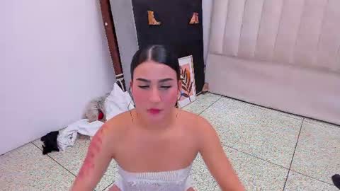 Snapshot of twogirls2boys chatting on 07/10/26, 03:55 Sara LoenardNataly and Emilio online show from 07/10/26, 03:55