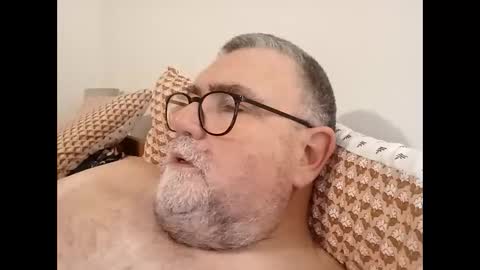 twohats2810 online show from 12/17/25, 07:09