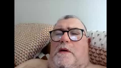 twohats2810 online show from 02/28/26, 03:46